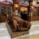 Ретро авто из дерева в Максимилианс, Спартаковская, 6 0
