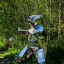 Зеркальная скульптура Медведь в Горкинско-Ометьевском лесу 1