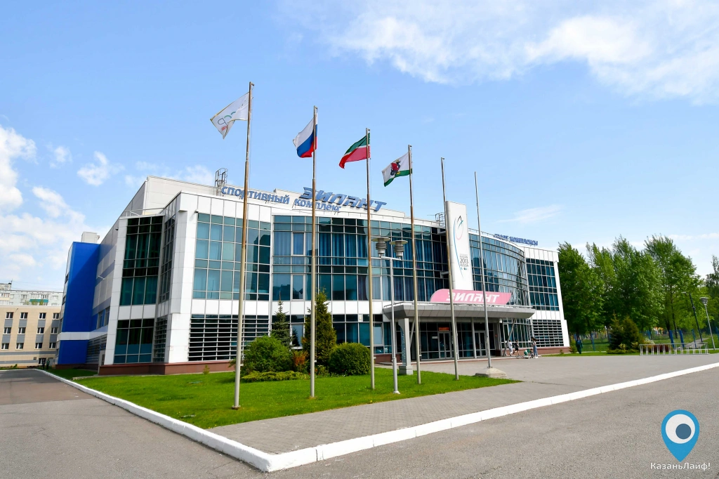 Крытый каток Ледовый дворец Зилант на Хусаина Мавлютова, 17в