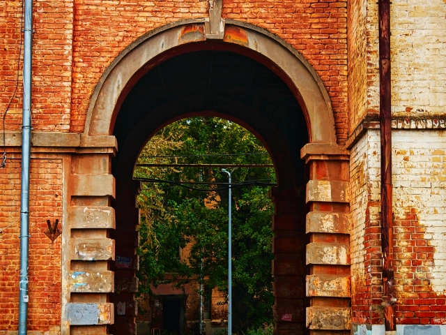 Арка дома по улице Адмиралтейская