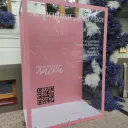 Инсталляция возле кафе Хорошая девочка 0