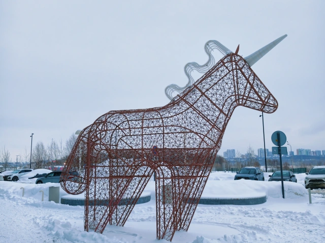 Скульптура Единорог возле ЖК UNO