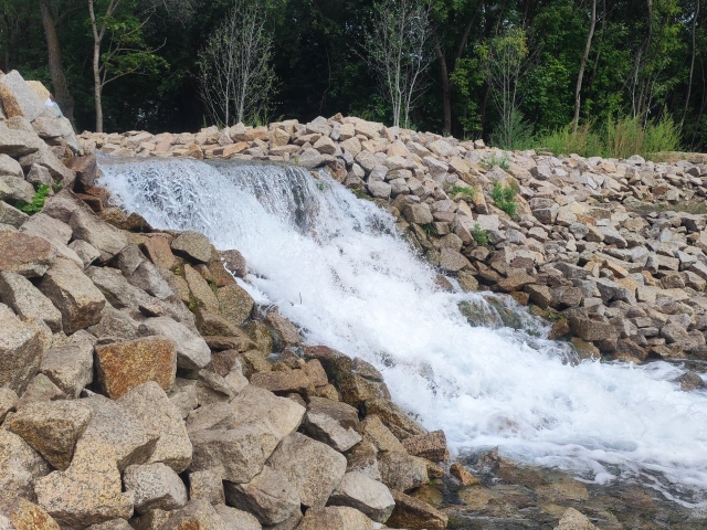 Хрустальный водопад на Голубом озере