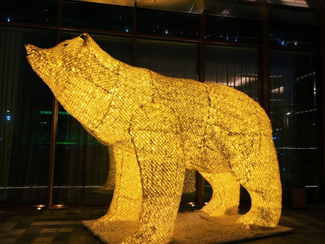 Скульптура Медведи у Millenium Panorama