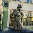 Статуя Конь в пальто у музея САМОГОН 0